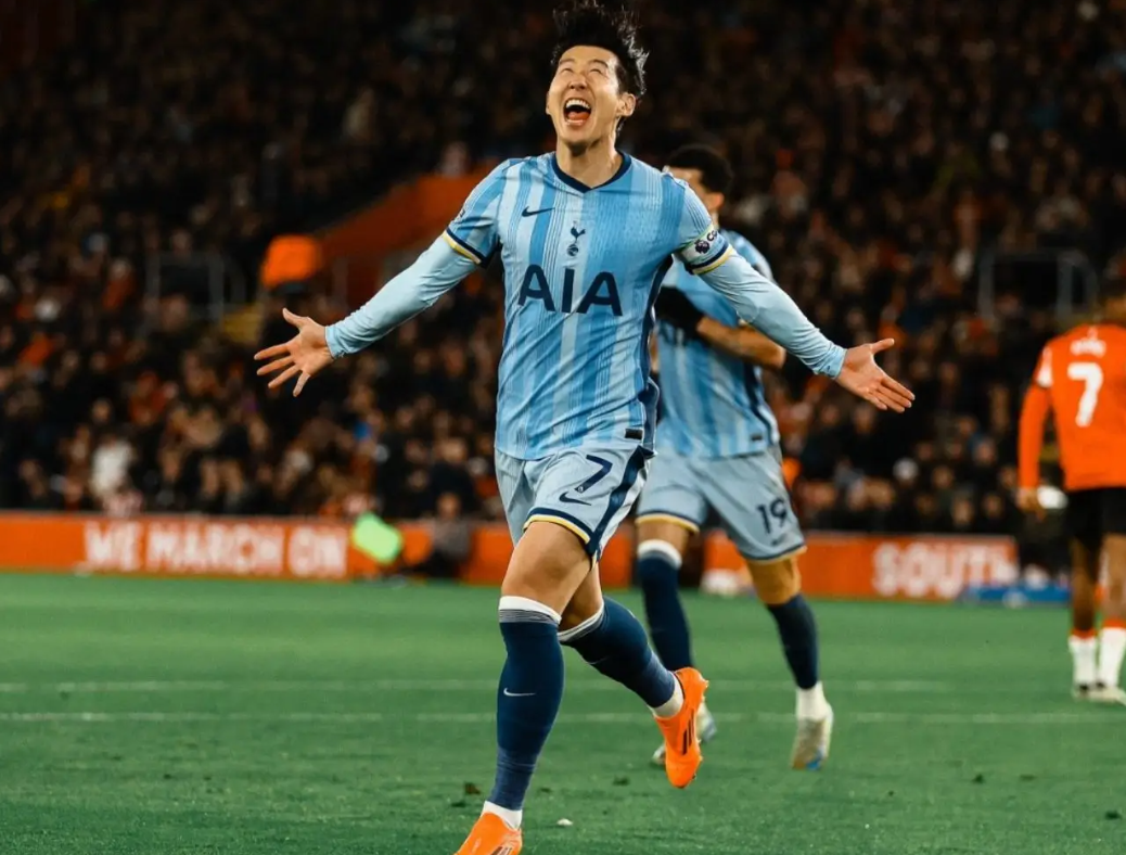 aoa体育教练-汉堡队门将因伤退出下一场比赛(汉堡队门将因伤退出下一场比赛的是谁)