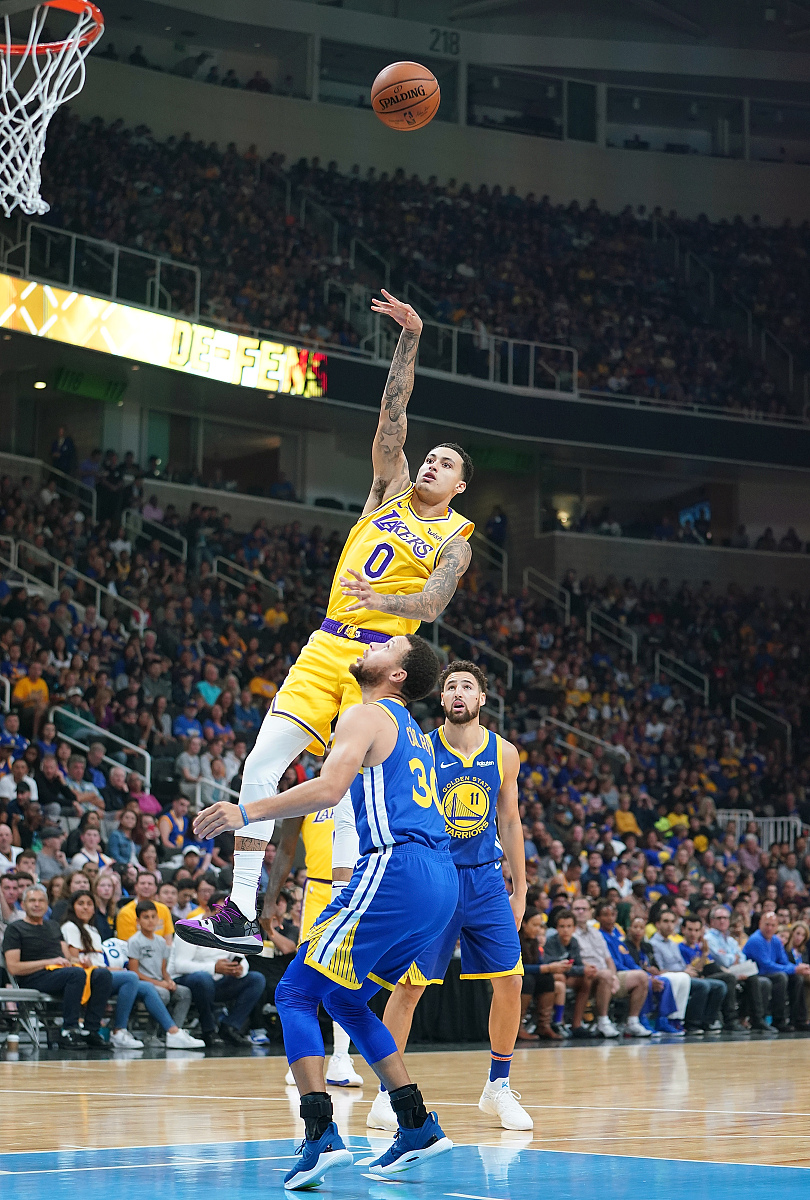 关于哈德斯菲尔德拼尽全力,战胜强敌取得关键胜利的信息 关于哈德斯菲尔德拼尽全力,战胜强敌取得关键胜利的信息