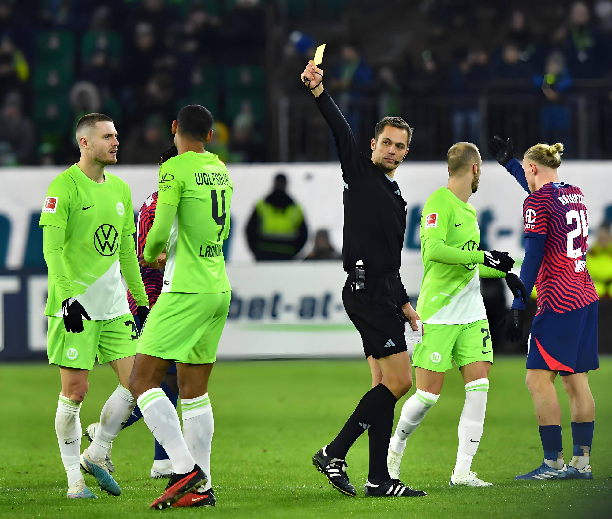 沃尔夫斯堡快速反击，击败对手的简单介绍