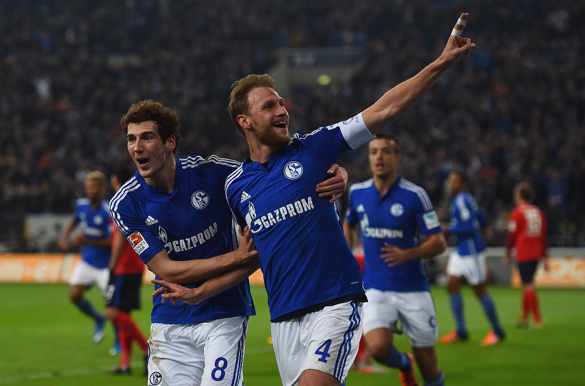 沙尔克04球员回归训练备战下一场比赛 沙尔克04球员回归训练备战下一场比赛