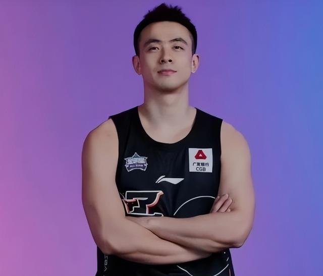 aoa体育教练-包含首钢男篮协同作战，合力获胜，领先积分榜的词条