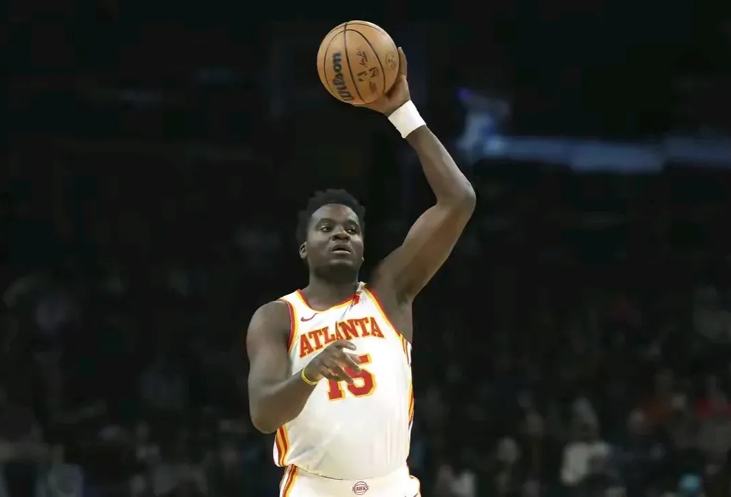 aoa体育课程-老鹰内线优势明显，击败塞尔提克