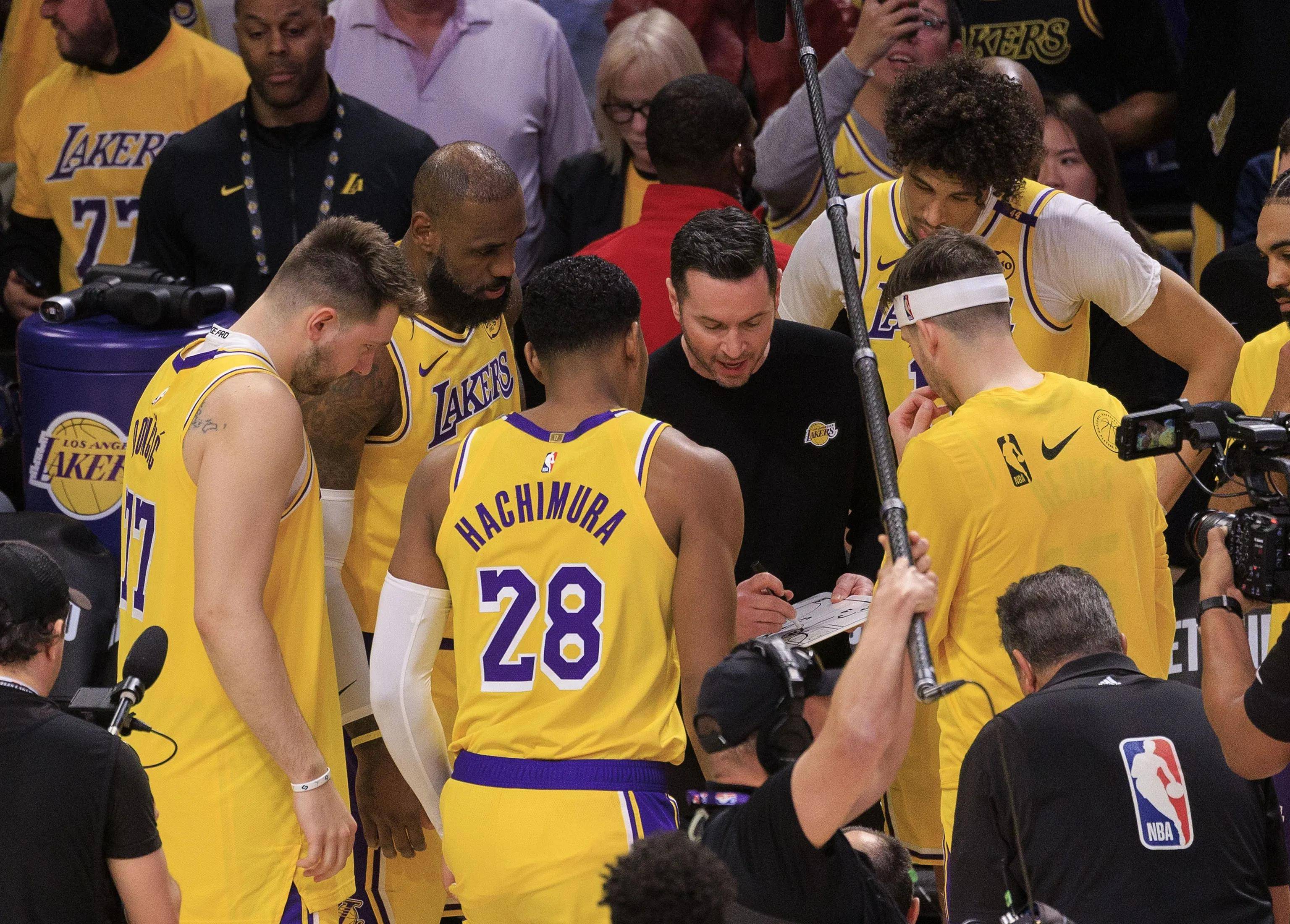 aoa体育培训-包含凯尔特人队战局缓和，正在全力备战下一轮比赛的词条