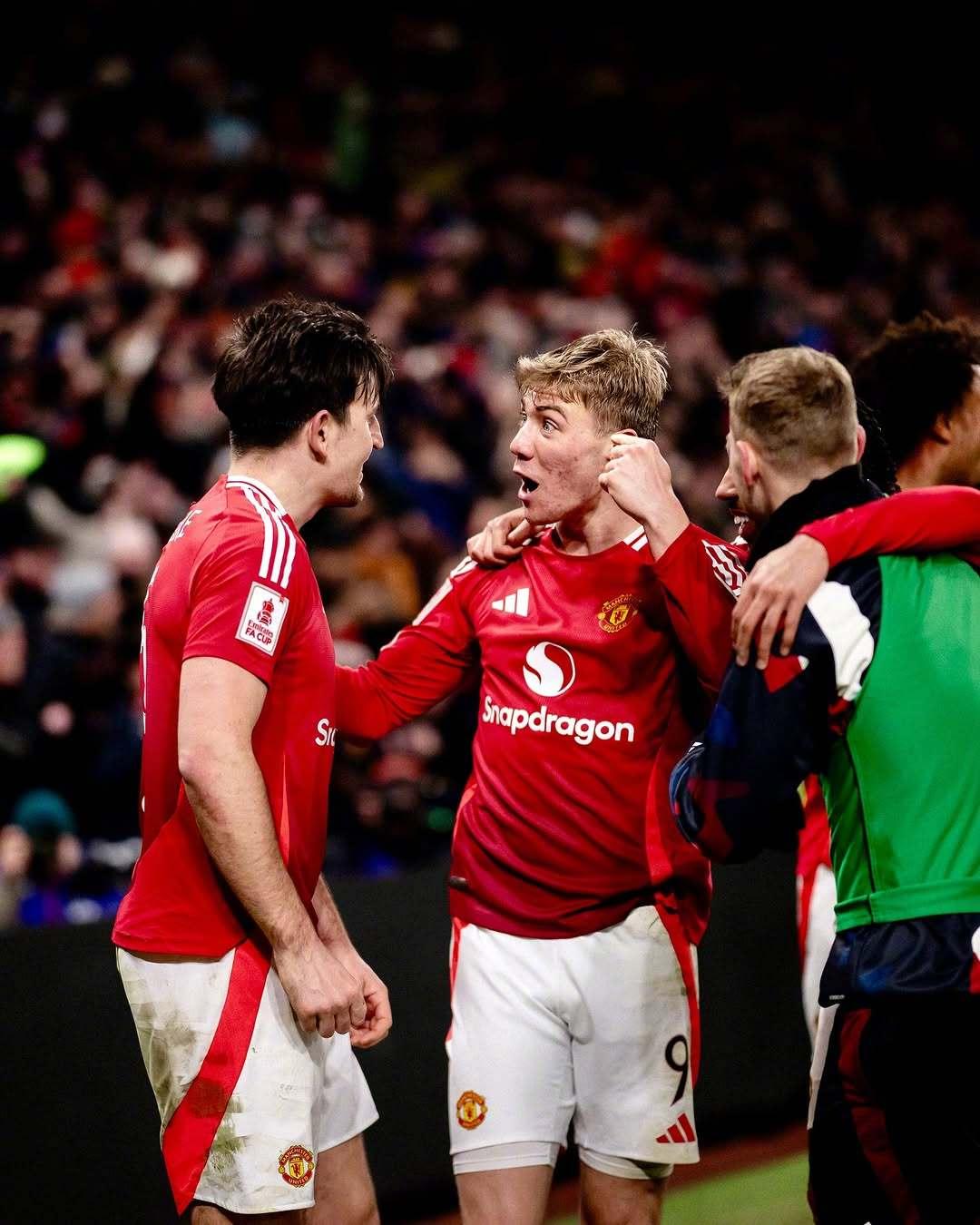 利物浦风云再起,全队团结备战关键一役 利物浦风云再起,全队团结备战关键一役