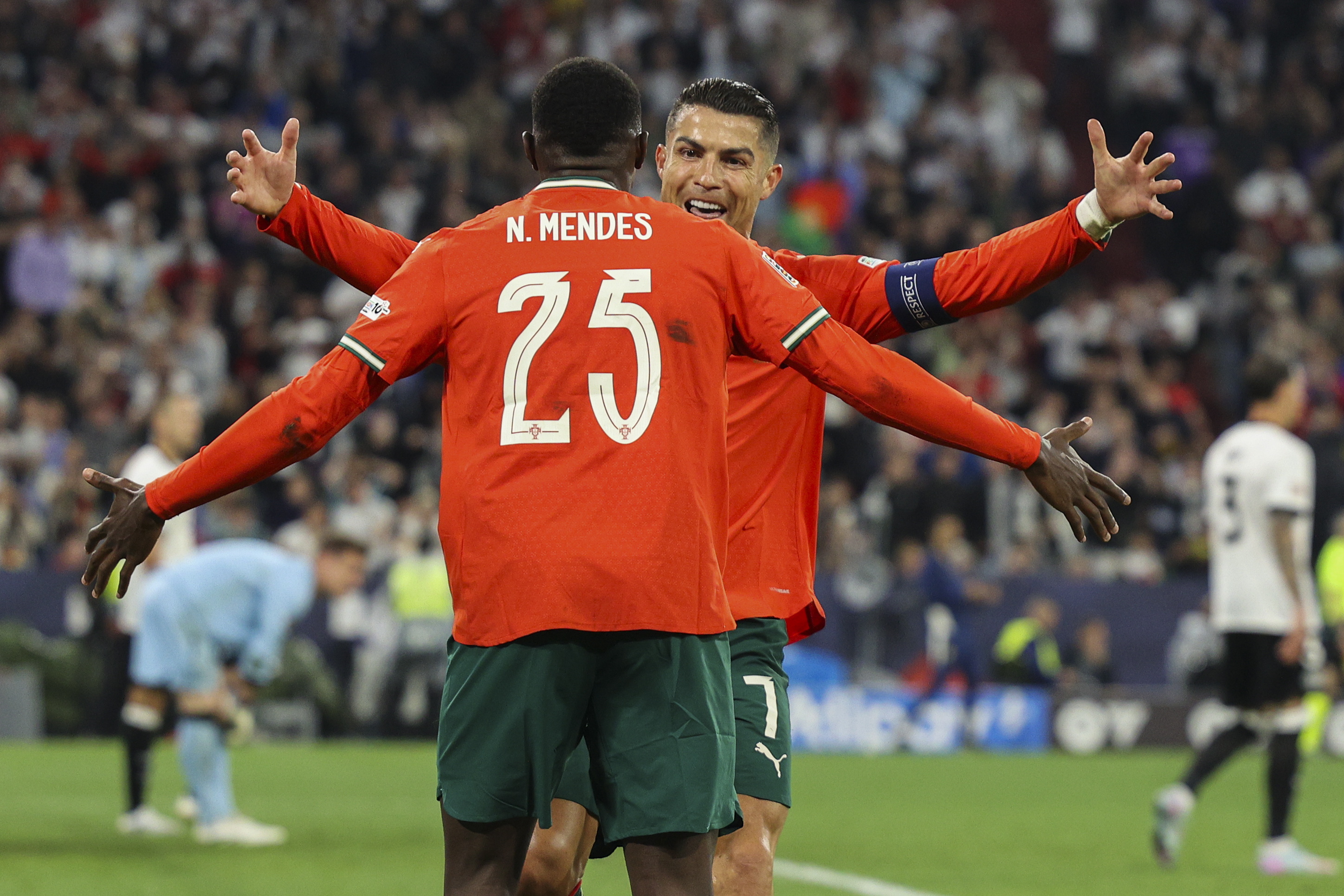 aoa体育新闻-葡萄牙队轻取爱尔兰，小组领先优势巩固