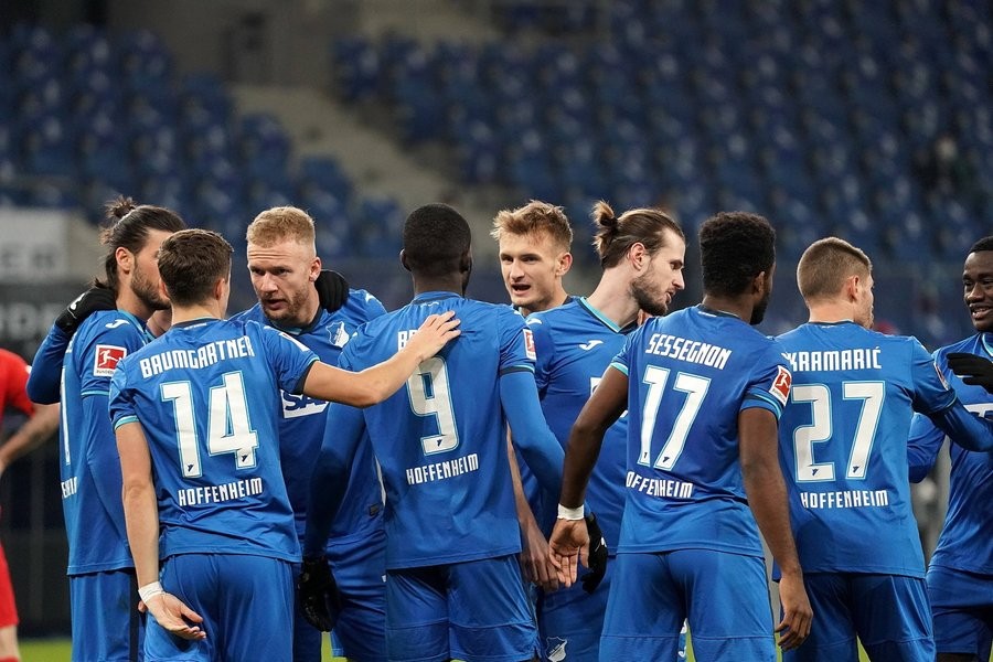 霍芬海姆全队备战良好，力争卫冕冠军头衔的简单介绍