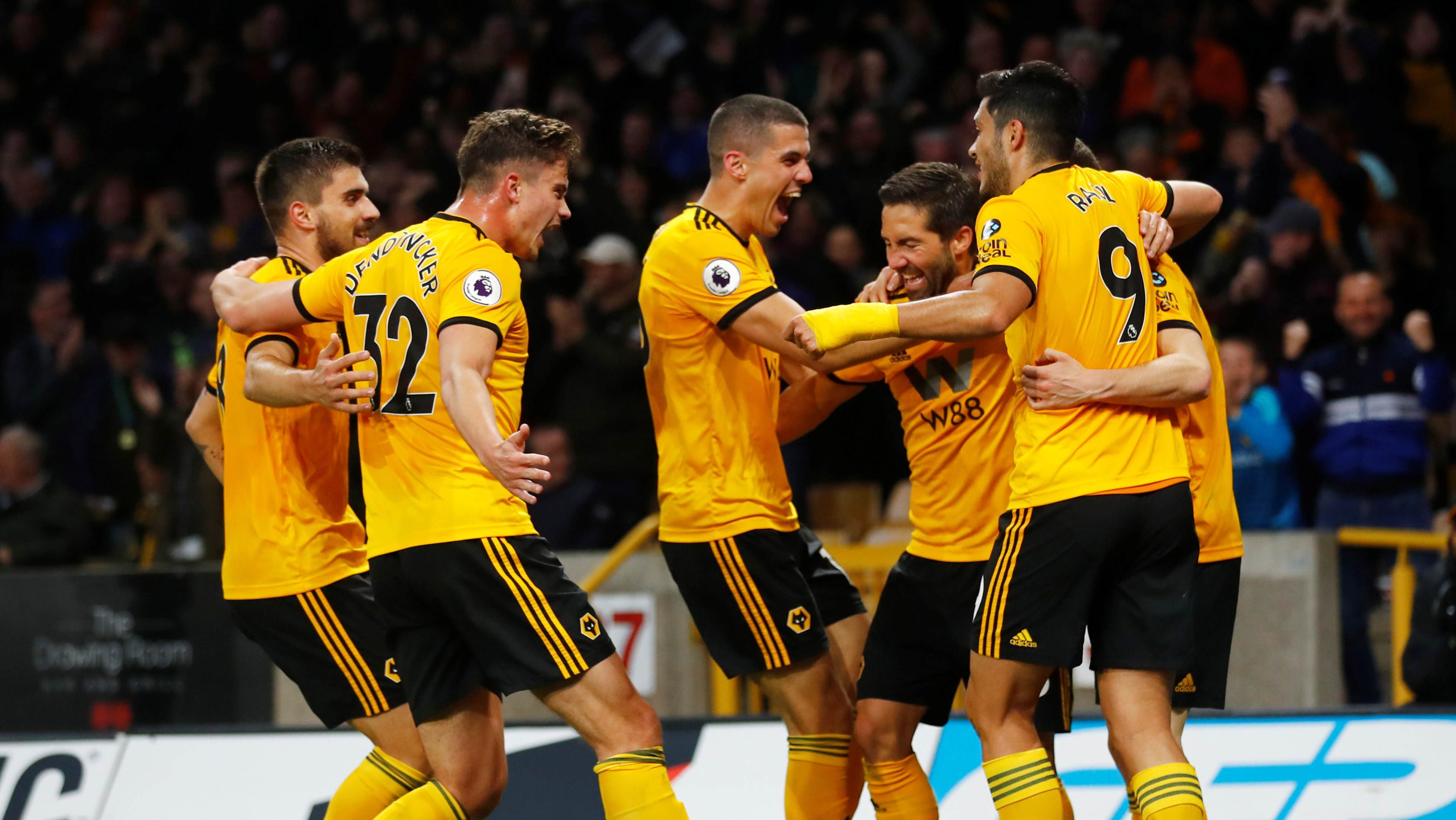 包含切尔西主场大胜伯恩茅斯，保持不败的词条