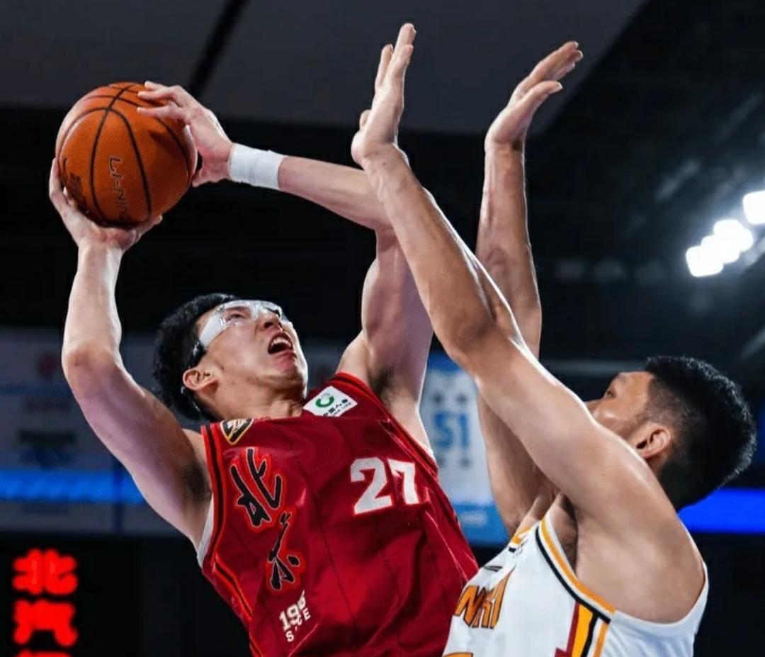 关键时刻挺进决赛，球员表现出色