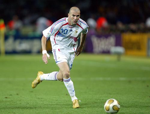 aoa体育培训-齐达内米兰取得胜利，德甲球队遭受打击