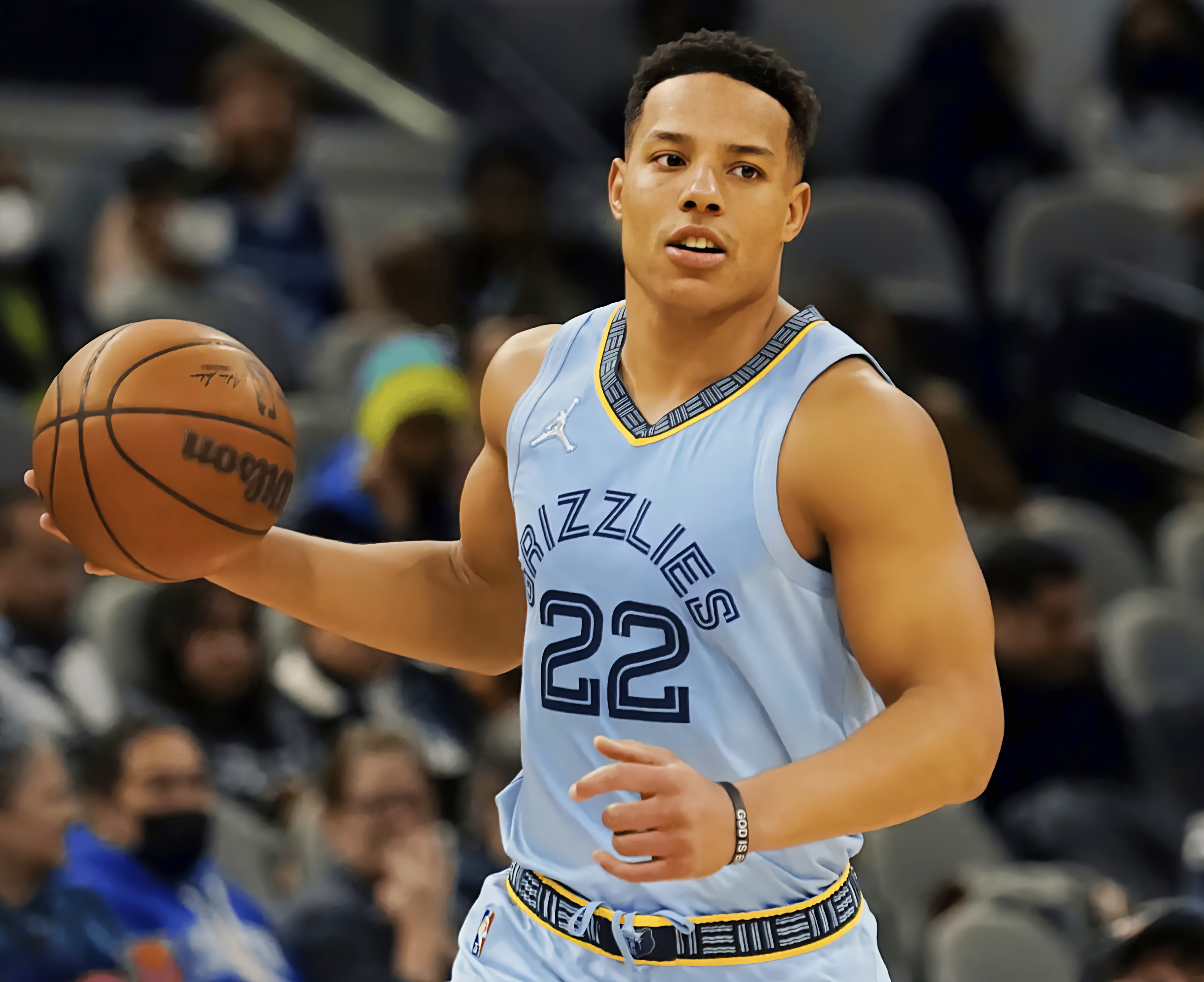 灰熊惨遭猛龙横扫，约基奇19分