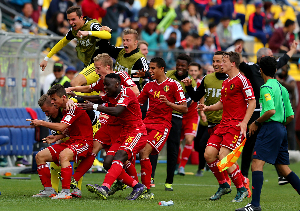 aoa体育直播-西班牙闯入半决赛，实力强劲跻身强队行列的简单介绍