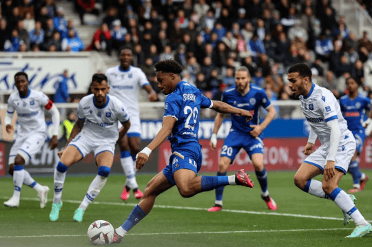 尼斯险胜对手,法甲保级压力稍有缓解的简单介绍 尼斯险胜对手,法甲保级压力稍有缓解的简单介绍