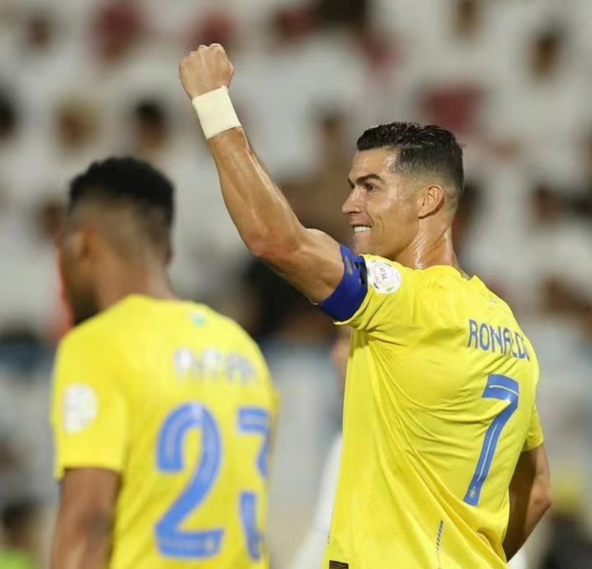 aoa体育教练-沙尔克球员在比赛中表现抢眼夺得胜利