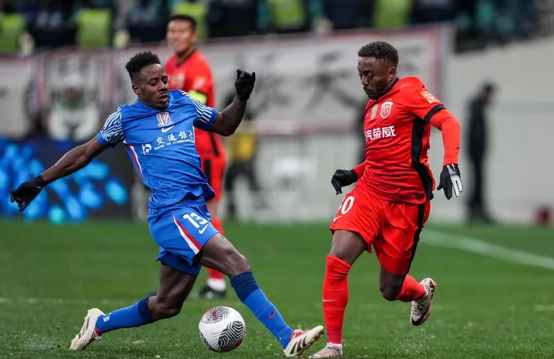 aoa体育培训-包含幸亏有超级外援，上港客场迎战富德的词条